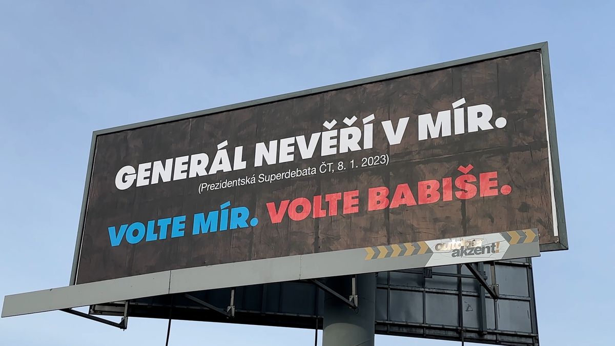 ANO vyjelo s novým billboardem: Generál nevěří v mír